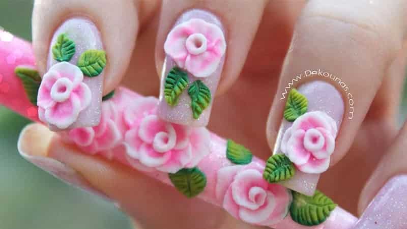 Arte de uñas con rosas en 3D