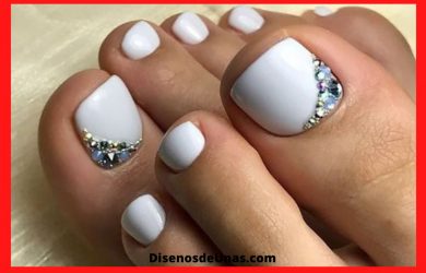 Decoración de uñas para pies para matrimonio