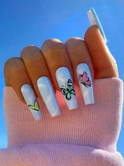 Diseños de uñas de mariposa