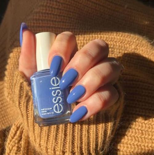 Esmalte color bígaro (lila azulado)