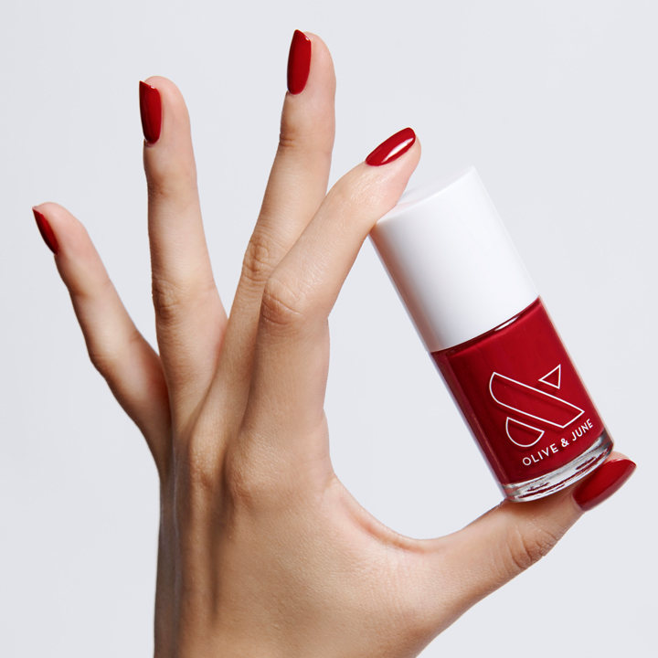 Esmalte de uñas 7-Free colo rojo oliveandjune