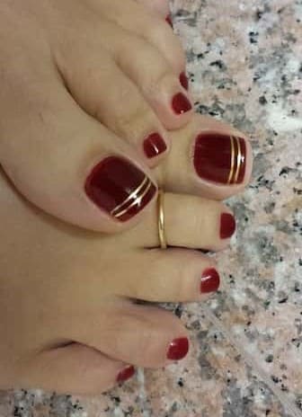 Figuras de uñas de pies elegantes