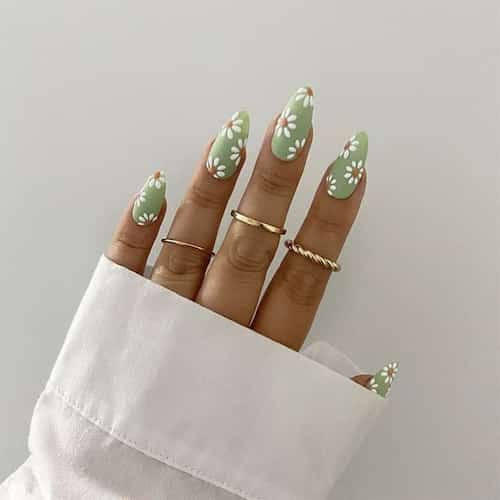 Margaritas blancas en uñas verdes-Ideas de uñas acrílicas