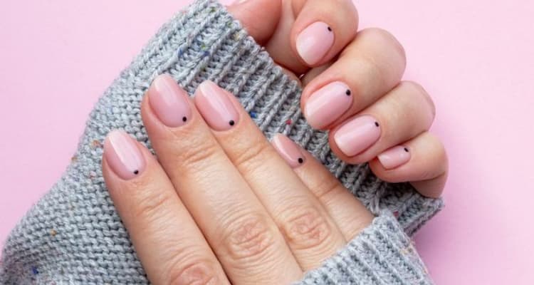 Ten en cuenta estos consejos antes de comprar esmaltes de uñas color rosado