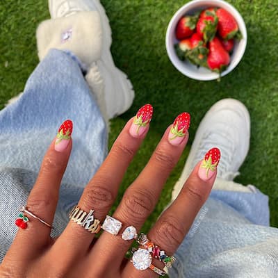 hermosas uñas de fresa