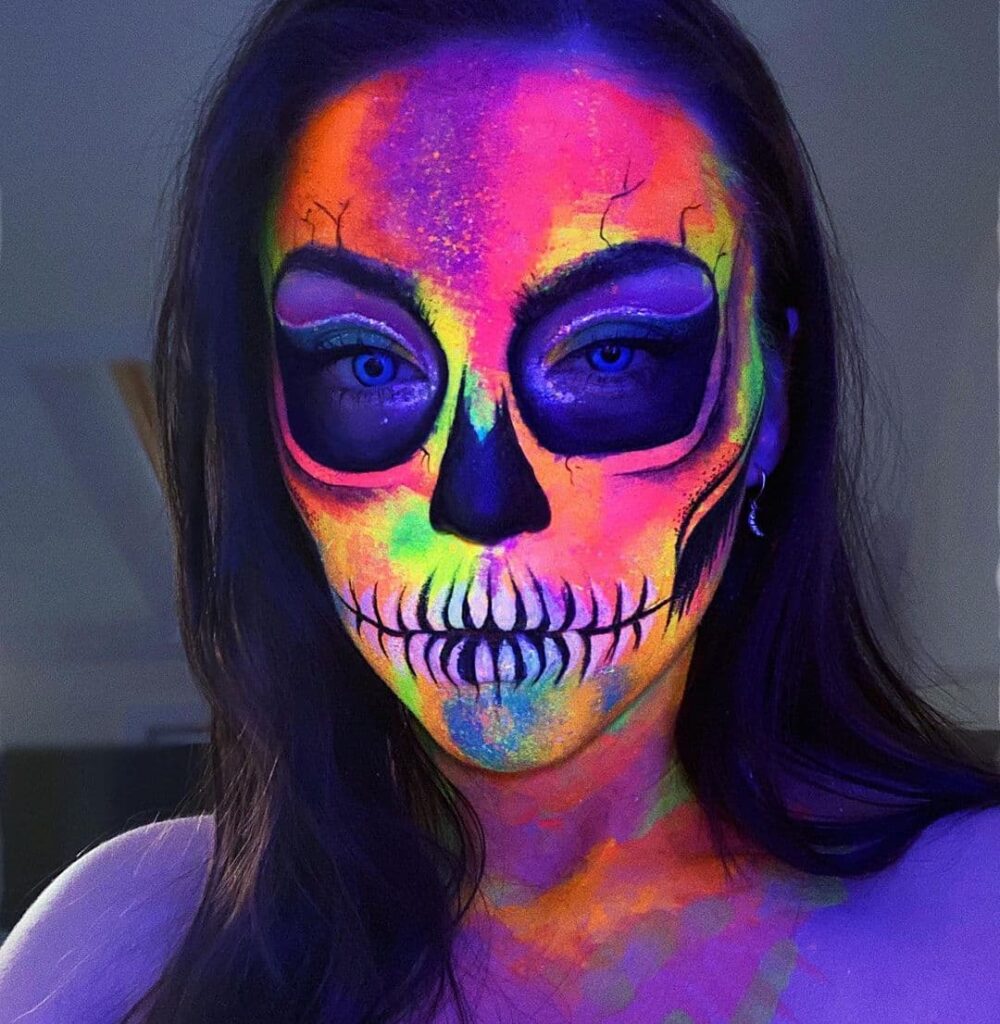 maquillaje de cráneo neon